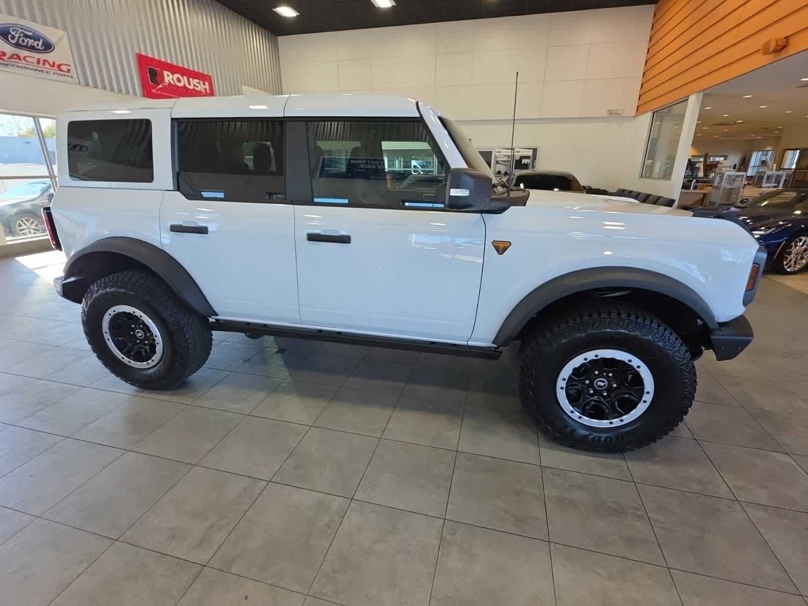 Used 2025 Ford Bronco Badlands AWD/4WD image 6