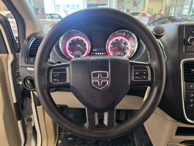 Used 2016 Dodge Grand Caravan SE w/ Quick Order Package 29E SE FWD image 11