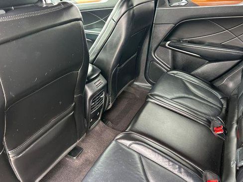 Used 2019 Lincoln MKC Select FWD image 12