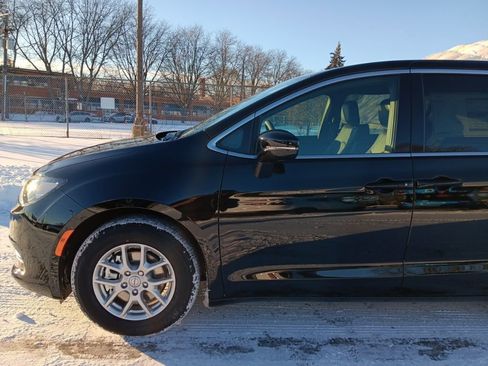New 2026 Chrysler Voyager LX FWD image 3