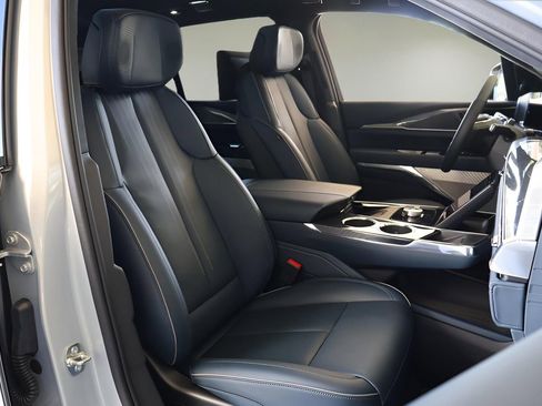 New 2025 Cadillac Escalade IQ Luxury 2 image 19