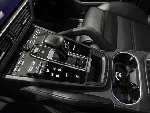 Used 2023 Porsche Cayenne image 23