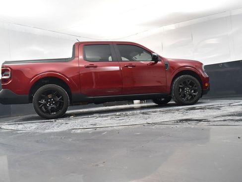 Used 2025 Ford Maverick Lariat w/ Black Appearance Package image 28