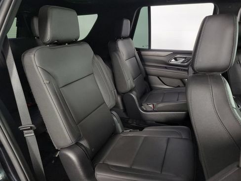 Used 2023 Chevrolet Tahoe Z71 w/ Luxury Package AWD/4WD image 17