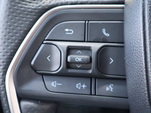 Used 2025 Toyota Tundra Limited AWD/4WD image 14