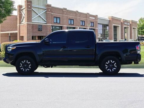 Used 2021 Toyota Tacoma TRD Off-Road w/ TRD Premium Off Road Package AWD/4WD image 8
