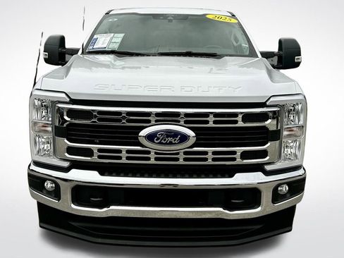 Used 2025 Ford F350 XLT image 2