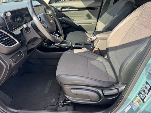 Certified 2025 Kia Seltos S FWD image 17
