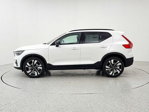New 2026 Volvo XC40 B5 Plus w/ Climate Package AWD/4WD image 8