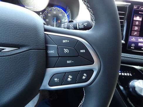 New 2027 Chrysler Pacifica Select FWD image 20
