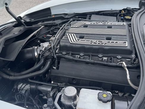 Used 2019 Chevrolet Corvette Z06 w/ Z07 Performance Package image 15