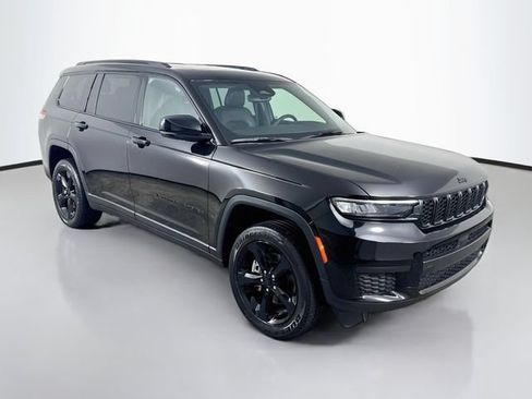 Used 2024 Jeep Grand Cherokee L Altitude AWD/4WD image 3