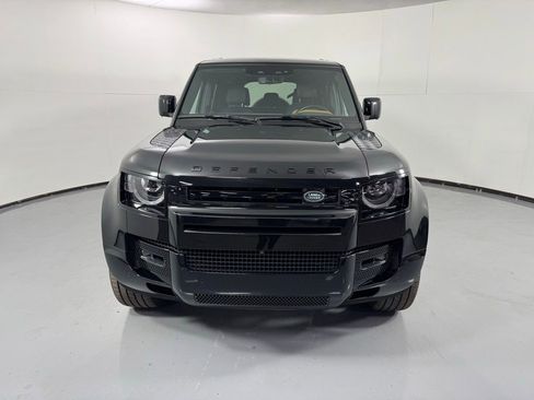 Used 2024 Land Rover Defender 110 X-Dynamic SE image 2