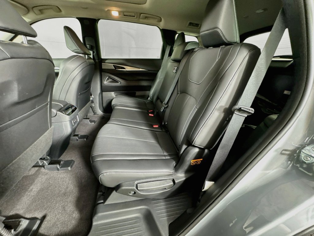 Certified 2027 INFINITI QX60 Luxe w/ Cargo Package FWD image 33