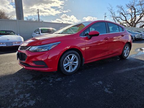 Used 2017 Chevrolet Cruze LT w/ Convenience Package image 1