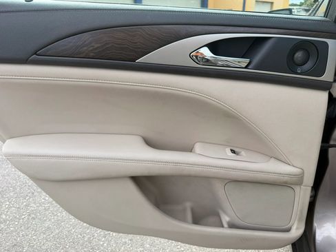 Used 2018 Lincoln MKZ Reserve w/ Technology Package FWD image 12