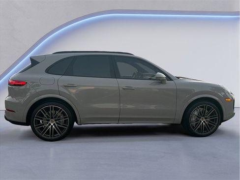 Used 2023 Porsche Cayenne Turbo image 7