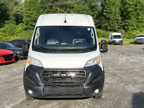 Used 2024 RAM ProMaster 2500 w/ Convenience Group FWD image 3