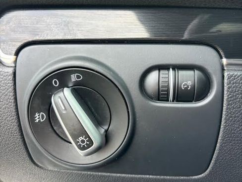 Used 2012 Volkswagen GTI Autobahn FWD image 10