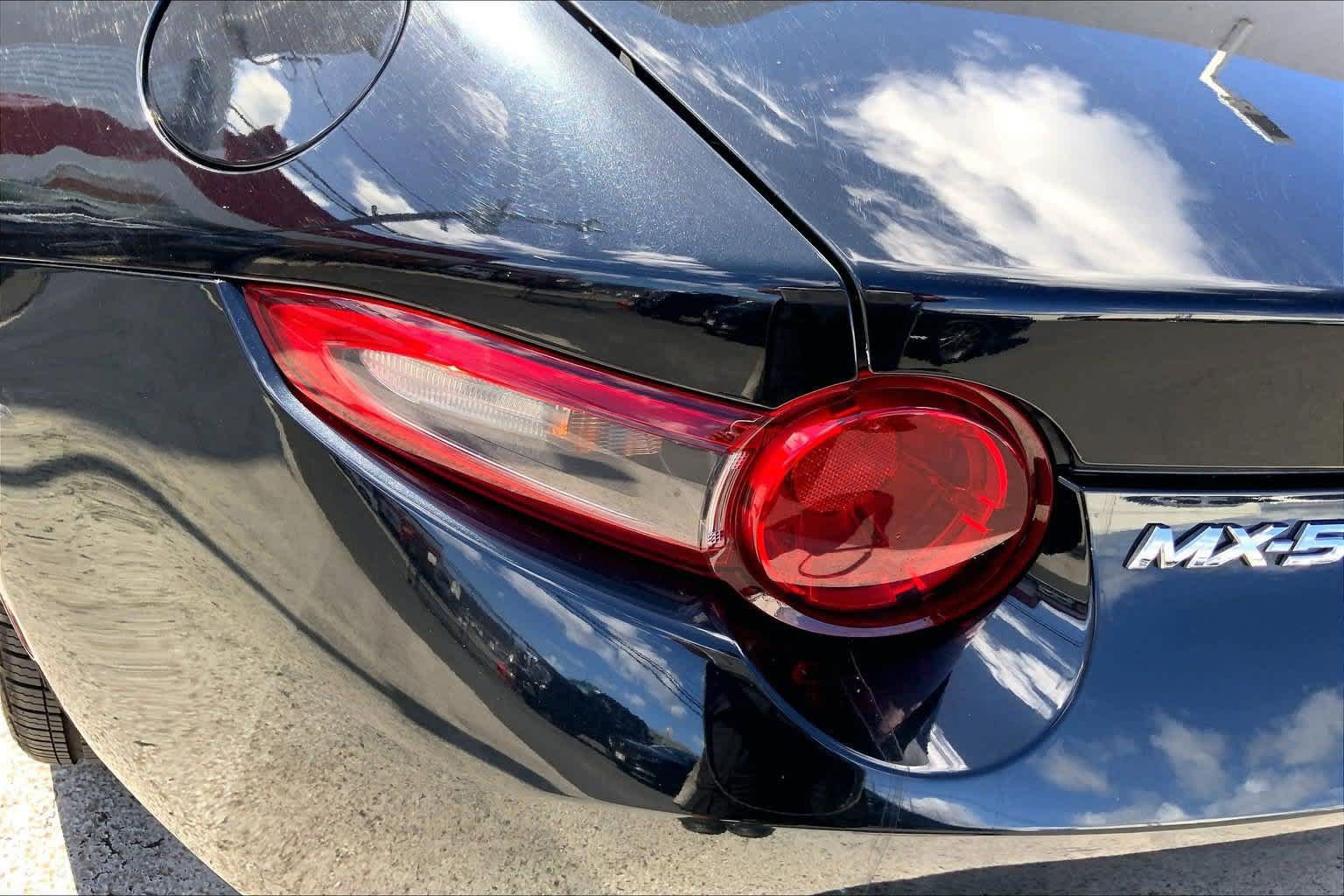 Used 2019 MAZDA MX-5 Miata RF Grand Touring w/ GT-S Package RWD image 30