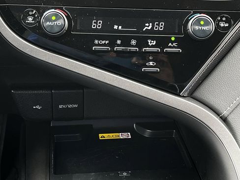 Used 2024 Toyota Camry XSE image 18