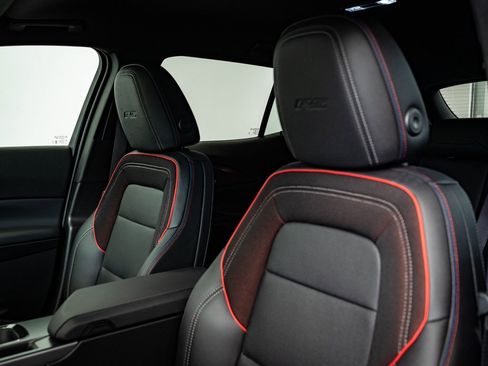 Used 2025 Chevrolet Equinox EV RS image 24