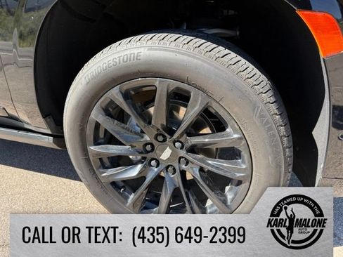 Used 2024 Cadillac Escalade ESV Sport Platinum w/ LPO, ONYX Package AWD/4WD image 9