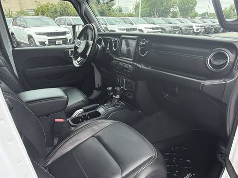 Used 2021 Jeep Wrangler Unlimited Sahara AWD/4WD image 21