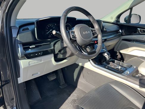 Used 2022 Kia Carnival SX Prestige image 27