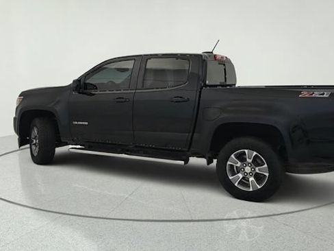 Used 2019 Chevrolet Colorado Z71 AWD/4WD image 3