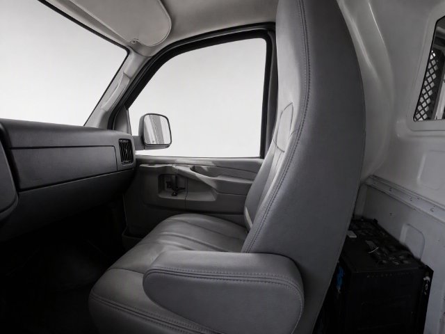 Used 2014 Chevrolet Express 2500 RWD image 12