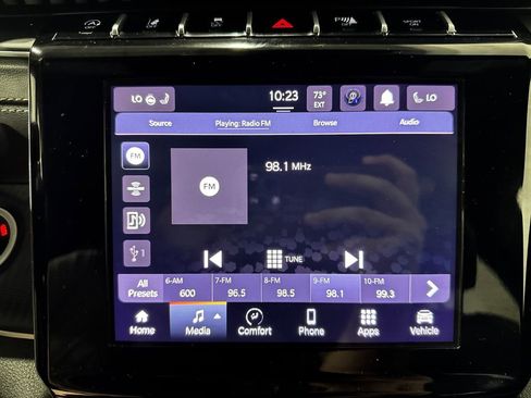 Used 2025 Jeep Grand Cherokee Altitude AWD/4WD image 12