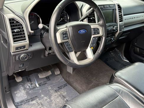 Used 2018 Ford F250 Lariat w/ Lariat Value Package AWD/4WD image 4