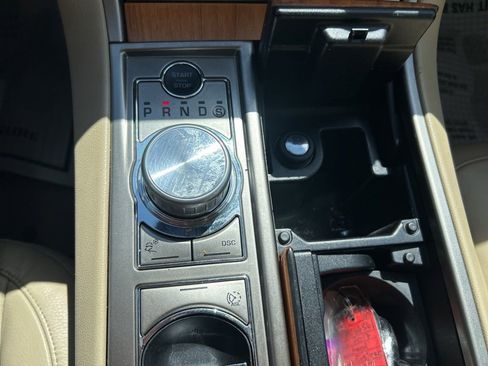 Used 2010 Jaguar XF Luxury RWD image 30