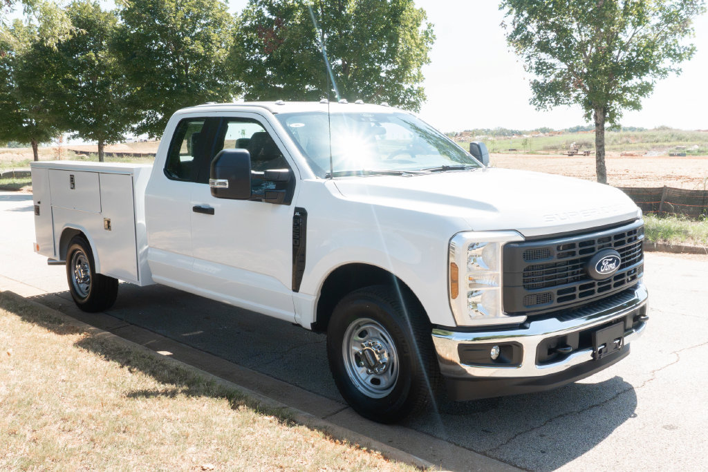 New 2027 Ford F250 XL w/ XL Chrome Package RWD image 6