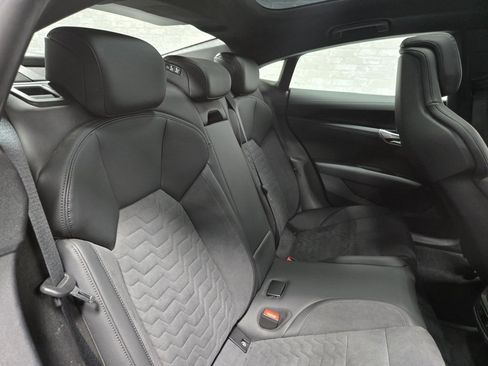 Used 2022 Audi e-tron GT Premium Plus image 48