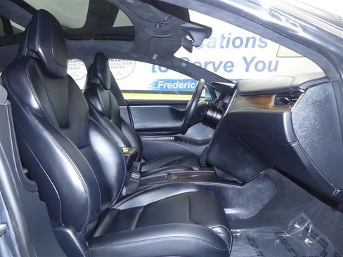 Used 2019 Tesla Model S 100D image 7