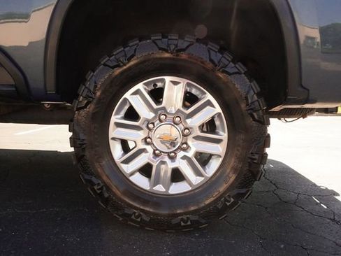 Used 2025 Chevrolet Silverado 2500 High Country AWD/4WD image 39