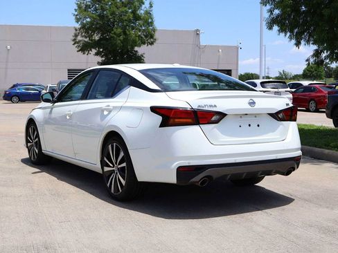 Used 2021 Nissan Altima 2.5 SR FWD image 4