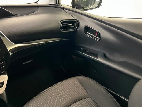 Used 2018 Toyota Prius Two w/ Prius Two Safety Plus Package FWD image 10