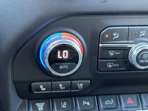 Used 2022 GMC Sierra 2500 AT4 w/ AT4 Premium Plus Package image 29