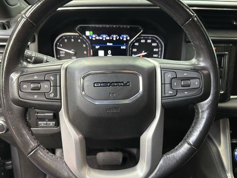 Used 2021 GMC Yukon Denali w/ Denali Premium Package image 15