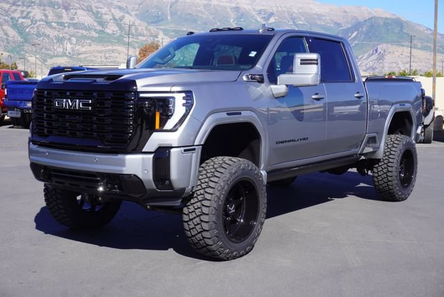 Used 2026 GMC Sierra 3500 Denali Ultimate w/ LPO, Black Badging Package AWD/4WD image 1