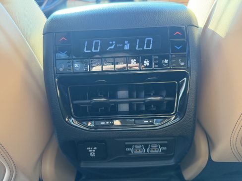 Used 2022 Jeep Grand Cherokee Summit AWD/4WD image 13