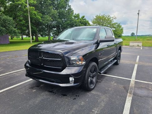 Used 2019 RAM 1500 Express w/ Wheel & Sound Group AWD/4WD image 3