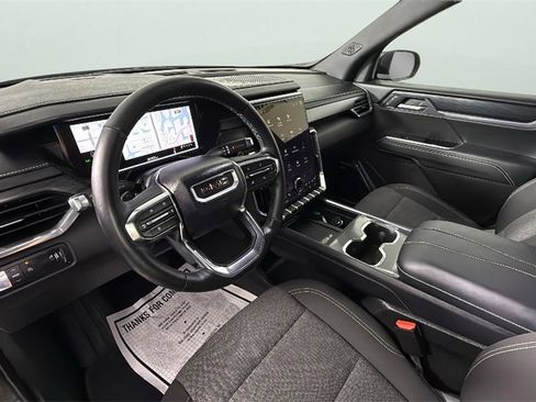 Used 2025 GMC Acadia Elevation image 18