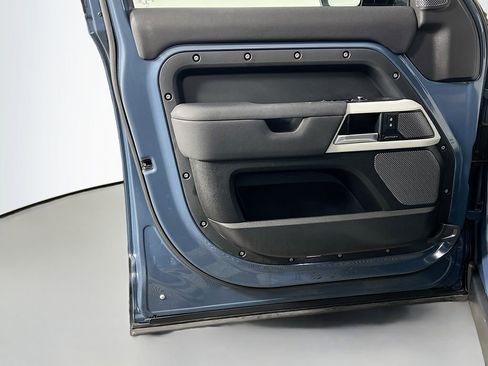 Used 2022 Land Rover Defender 110 S image 18