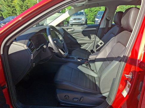 Used 2022 Volkswagen Jetta SE FWD image 11