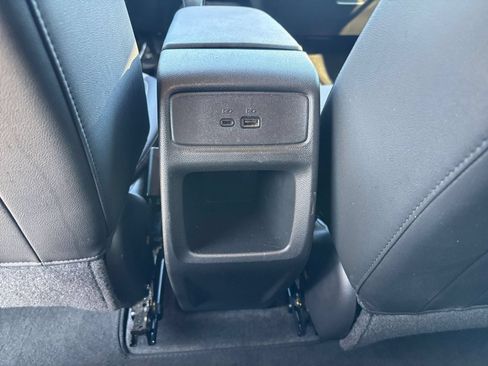 Used 2025 Chevrolet Trax LT w/ LT Convenience Package FWD image 22