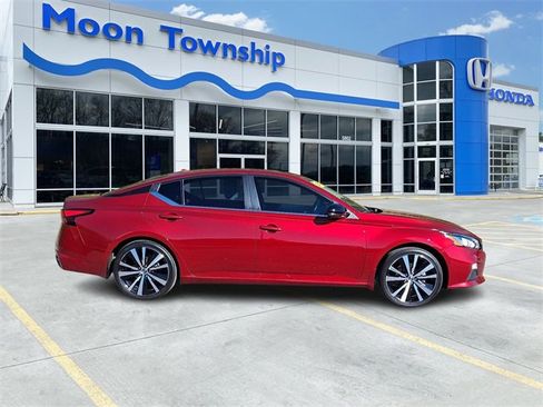 Used 2019 Nissan Altima 2.5 SR w/ SR Premium Package image 7